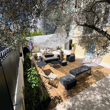 Apartment Grand Rez De Jardin Terrasse Calme Centre-ground Floor Quiet Garden Terrace Near Center Of *